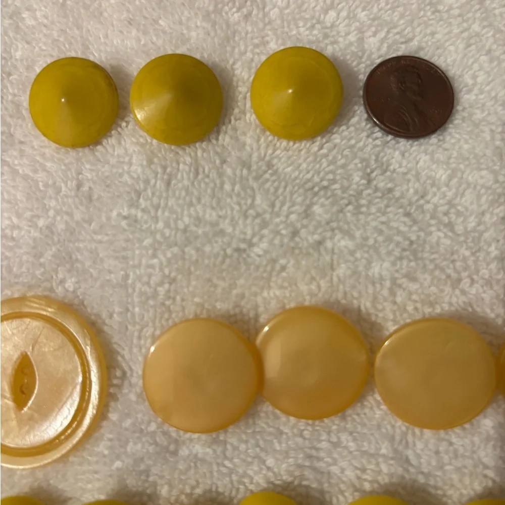 Buttons - Picture 5 of 6